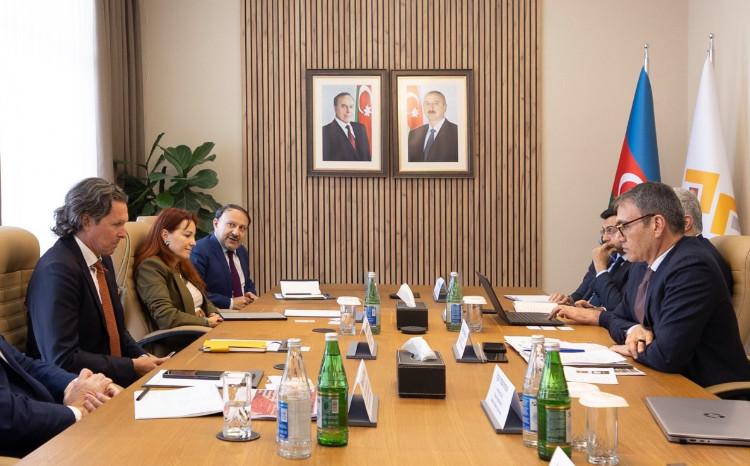 “AzerGold” QSC və Abu Dabi Ticarət Bankının nümayəndələri arasında görüş keçirilib 