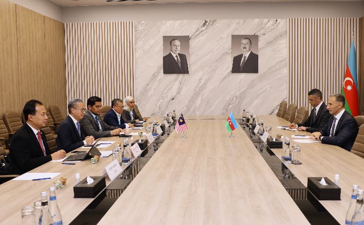 Minister Rashad Nabiyev Meets Malaysia’s Minister of Communications 