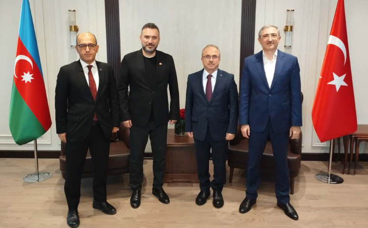 Ertem Şener Bakıda Türkiyənin Azərbaycandakı səfirliyini ziyarət edib 
