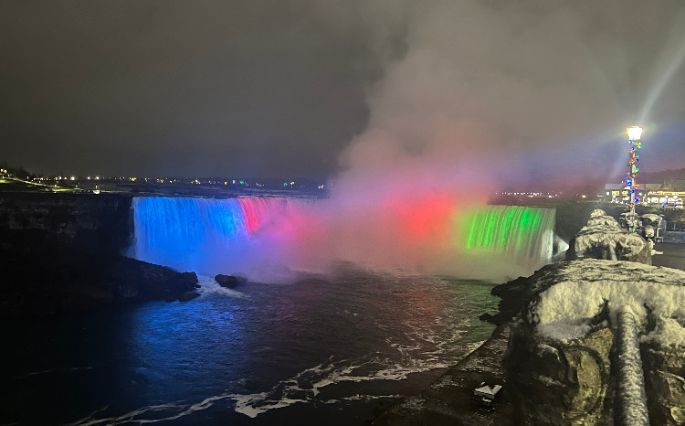 Niaqara şəlaləsi yenidən Azərbaycan bayrağı rəngində 