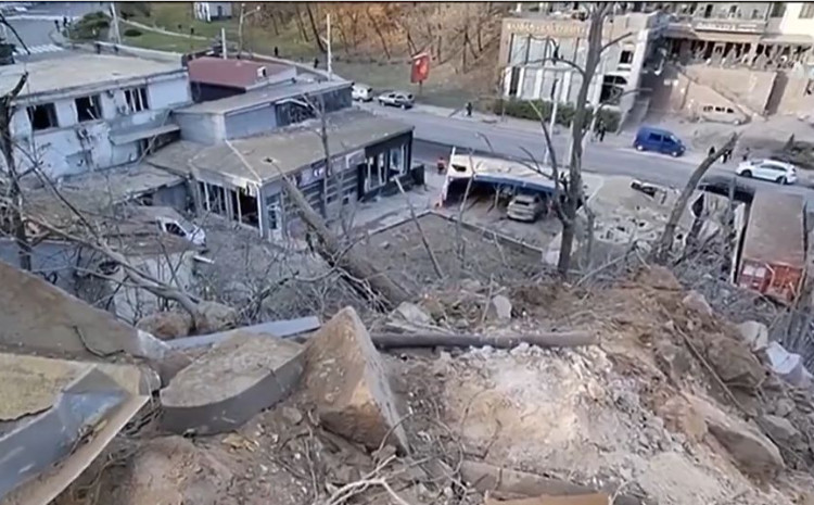 Rusiyanın raketi səfirliyimizin ərazisinə DÜŞDÜ: Kiyevdə NƏLƏR YAŞANIR? - EKSKLÜZİV GÖRÜNTÜLƏR