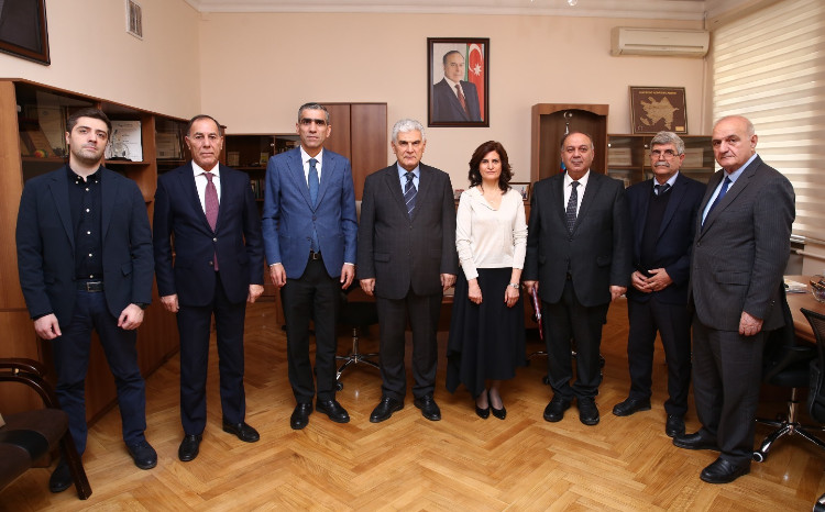 ADPU ilə Həmkarlar İttifaqı Komitəsi arasında müqavilə imzalanıb 