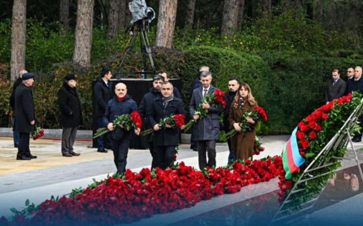 “Azərpoçt” MMC-nin kollektivi Ulu Öndərin məzarını ziyarət edib 