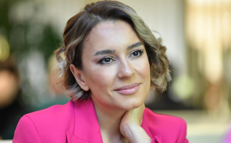 “İnternet müğənnilərinə hörmət etmirəm” - TÜNZALƏ AĞAYEVA - VİDEO