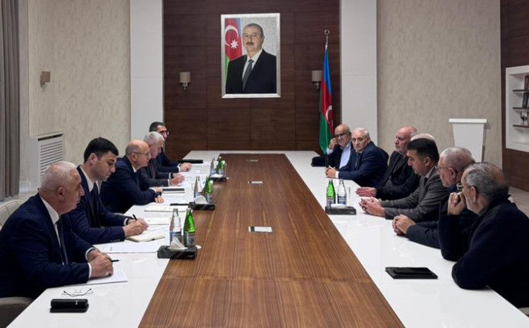 Energetika naziri Xızıda vətəndaşları qəbul edib 