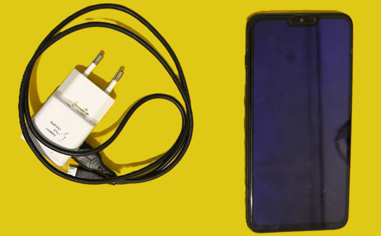 Cəzaçəkmə müəssisəsinə mobil telefon keçirilməsinin qarşısı alınıb 