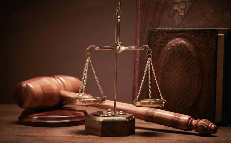 Plenum qərarı: üzr istəməyə məcbur etmə insan ləyaqətini alçaldan rəftardır 