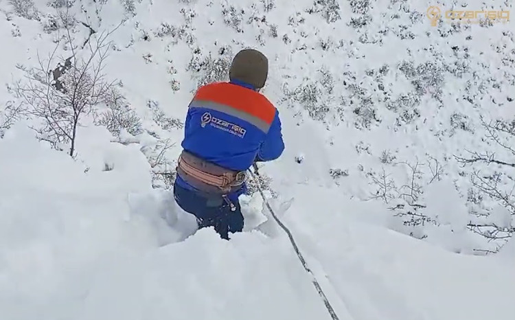 “Azərişıq” ASC cənub rayonlarında elektrik enerjisinin verilişini bərpa etmək üçün fasiləsiz işləyir - VİDEO