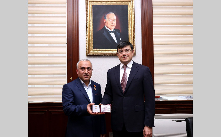 Ukraynadakı diaspor rəhbəri medalla təltif olunub 