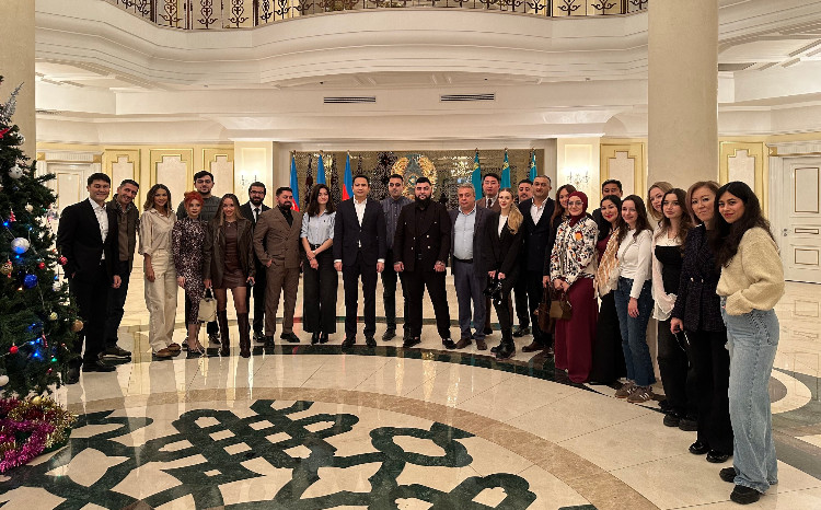 Bakı bloqerləri Qazaxıstan - Azərbaycan münasibətlərini inkişaf etdirirlər 