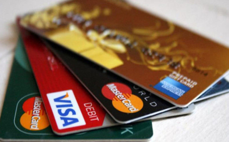 Azərbaycanda kredit kartları ilə aparılan əməliyyatların həcmi artıb 