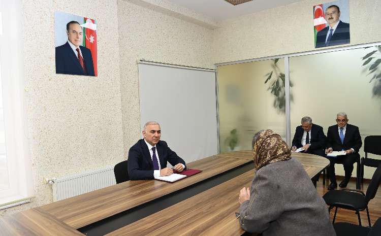 “Azərişıq” ASC-nin sədri Vüqar Əhmədov Qəbələdə vətəndaşları qəbul edib 