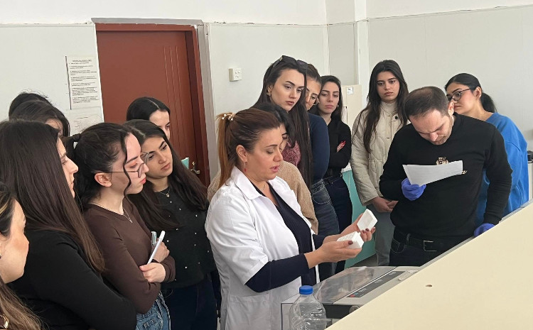 BDU tələbələri Genetik Ehtiyatlar İnstitutunda istehsalat təcrübəsində 