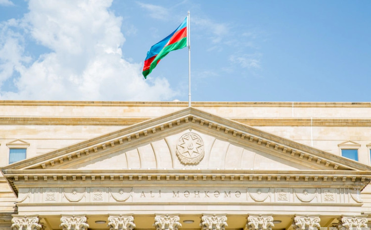 Keçmiş səhvlər internetdə əbədi qalmalıdırmı? Ali Məhkəmədən yeni hüquqi yanaşma 