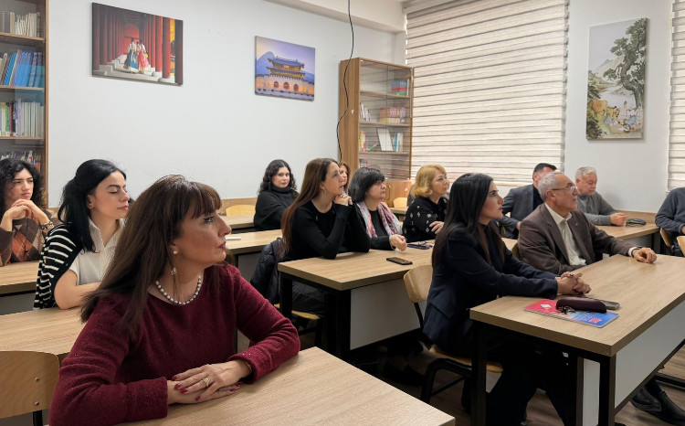 Семинар в БГУ: «Морфологические структурные модели названий цветов в персидском языке» 