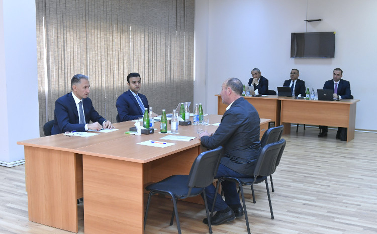 Министр Рашад Набиев принял граждан в Сальяне 