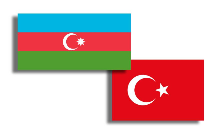 Azərbaycan və Türkiyə müdafiə nazirləri arasında telefon danışığı olub 