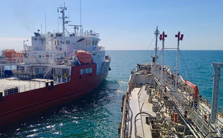 Xəzər dənizində “gəmidən-gəmiyə” üsulu ilə yanacaq təchizatına başlanılıb 