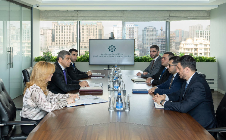 Nazir Anar Əliyev “Yüksəliş” müsabiqəsinin qalibləri ilə görüşüb 