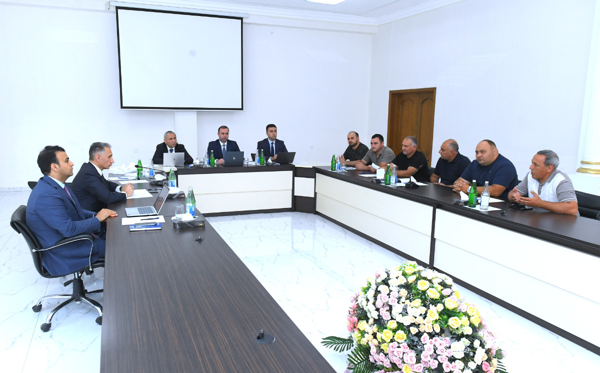 Nazir Rəşad Nəbiyev Xaçmazda vətəndaşları qəbul edib 