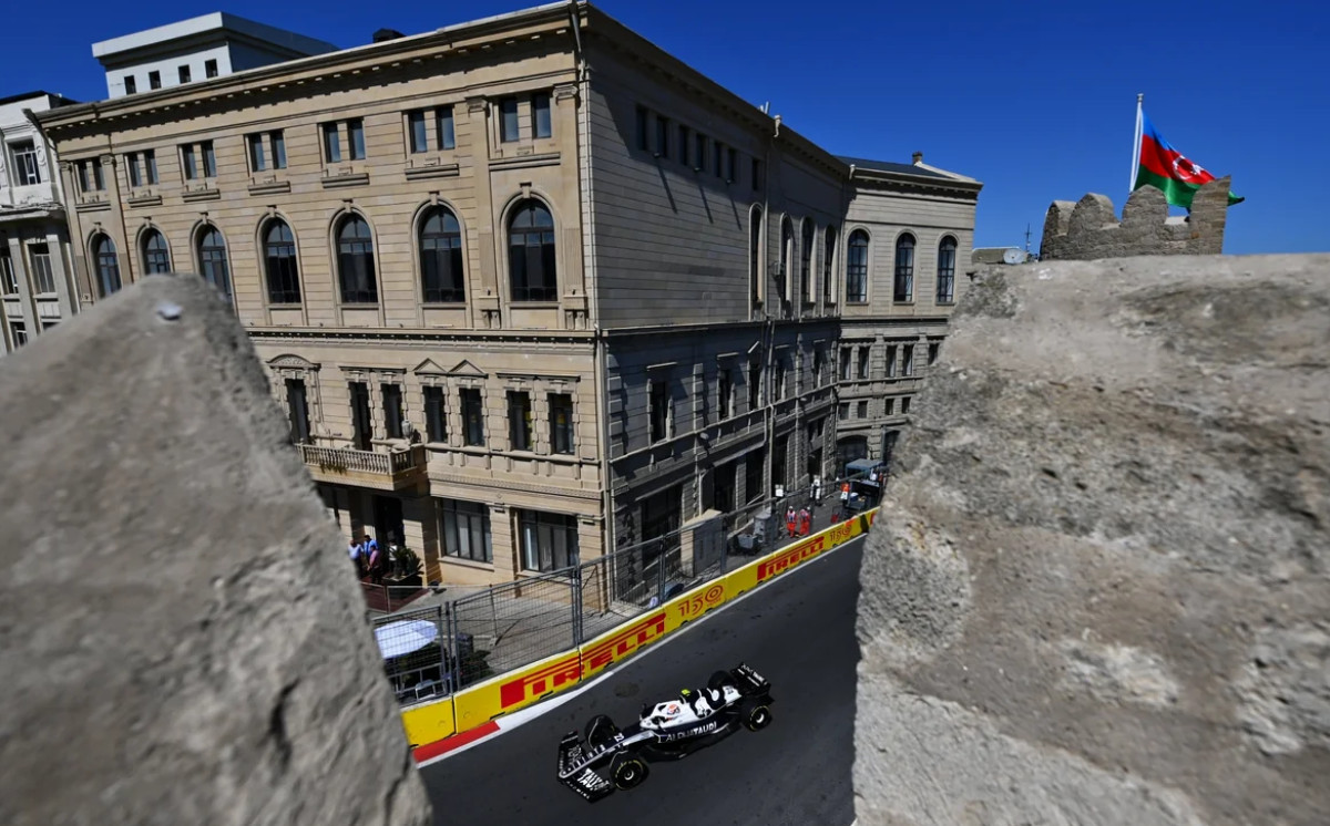 "Racing Bulls" komandası "Formula 1"in Bakı mərhələsi üçün qeyri-adi poster nümayiş etdirib 