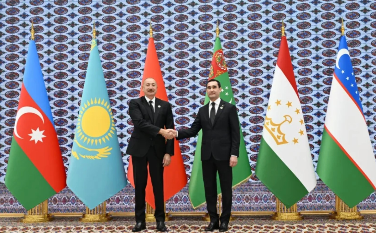 İlham Əliyev "Avaza" Kompleksinə gəlib 