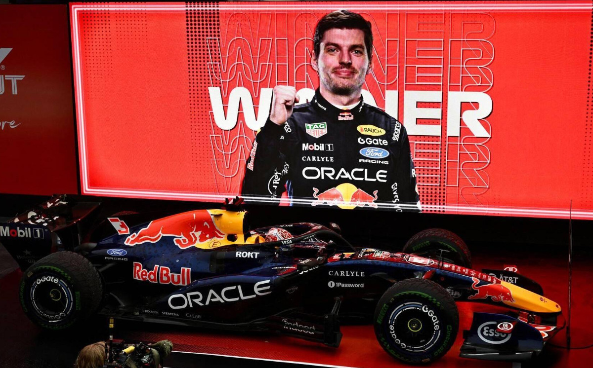 Max Verstappen Wins in Singapore for the First Time in His Career 