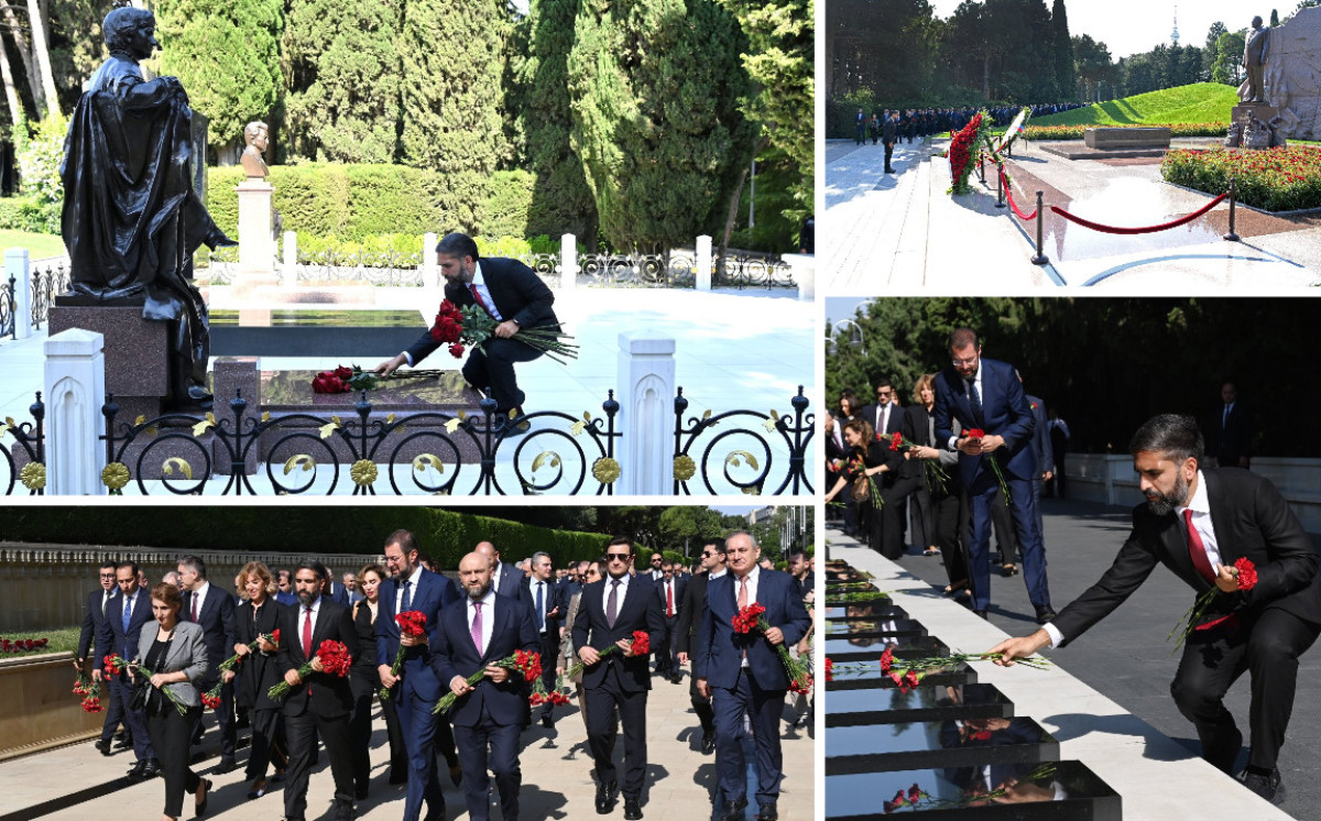 SOCAR Delegation Visits Alley of Honor and Martyrs’ Alley 