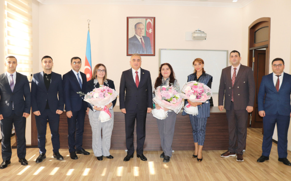 Vəkillər Kollegiyasının sədri yeni hakim təyin olunmuş 8 vəkili təltif edib 