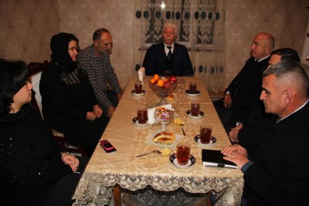Yüz dəfə eşitməkdənsə, bir dəfə görmək yaxşıdır